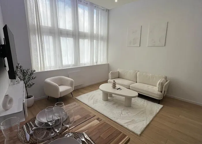 Loft Apartment *